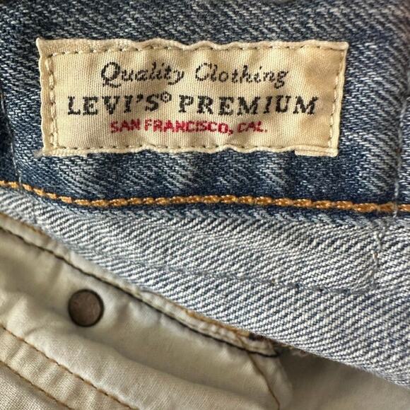 Levi's 501 Premium Jean Shorts Women's 32 Blue Button Fly Cut Off Denim - Picture 7 of 7